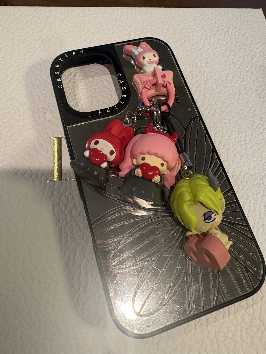 ya_z_cherry's tweet photo. バンギャ風のサンリオちゃんを友達に貰ったから良い感じにしてみたー😻 https://t.co/HAxYeaDqP6