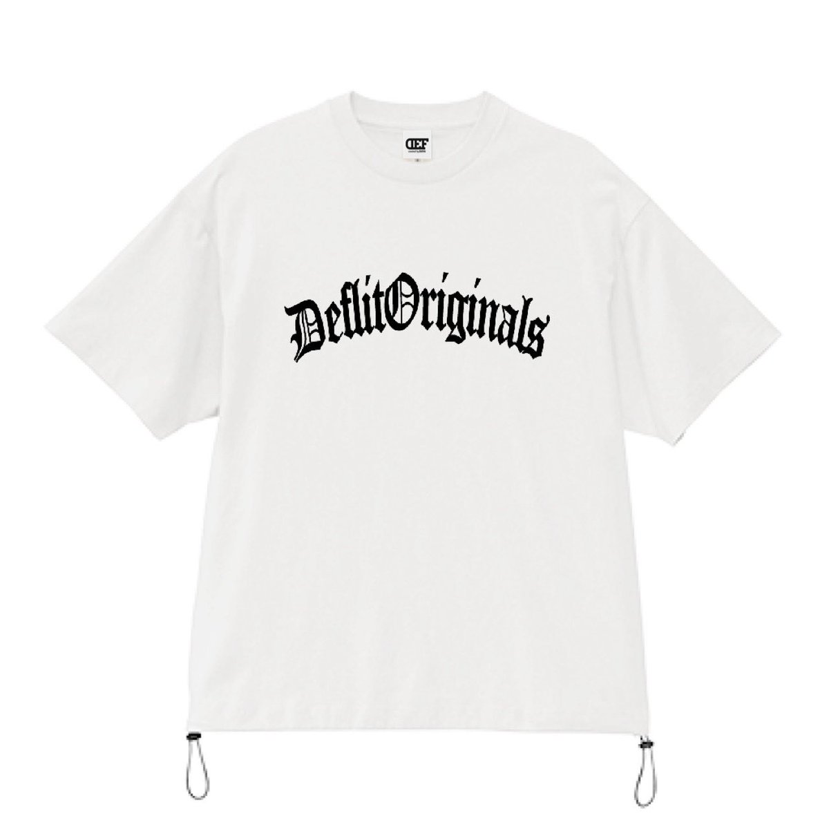 deflit_official's tweet photo. 🔥NEW LOGO début🔥
完売していたDrawcord Teeが
新たなデザインでリリース決定!!

6.5ozの上質な綿100%生地
左右の裾口に配した
バイカラーのドローコード

ドロップショルダーの
シルエットに仕上げており
裾を絞って好みの丈に調整可能

裾を絞らずリラックスフィットで
着用する事も可能な万能Tee https://t.co/NXshBlKWNi