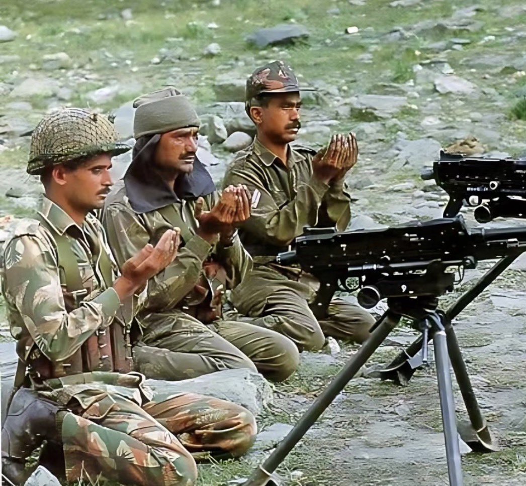 voiceofspiti's tweet photo. Rare & Unseen Images of Kargil. 🇮🇳
A glimpse into moments of courage, sacrifice, and victory that history will always remember.
#Kargil #RareImages #UnseenKargil #KargilVijay #OperationVijay #IndianArmy #HeroesOfKargil #Bravery #Sacrifice #NationFirst #JaiHind #KnowYourArmy https://t.co/toUB1toZQS