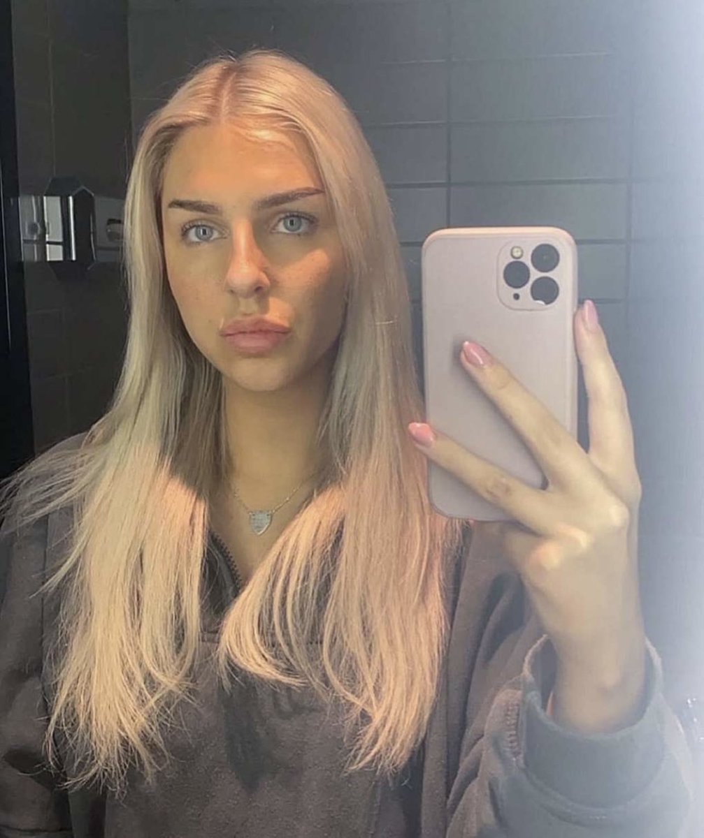 GoddessZaraUK's tweet photo. Your wallet will never be safe with me 😈
Findom https://t.co/SgeASM45cs