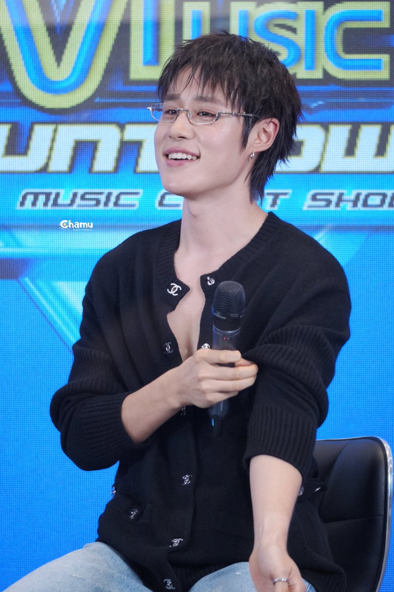 chamukei921's tweet photo. 20260706 // HOT NERD ALERT ⚠️ 

#TMCLIVExNUTDAN
#TastyNUTDAN_Presstour
#nnutdan https://t.co/vuTPK4zFt3
