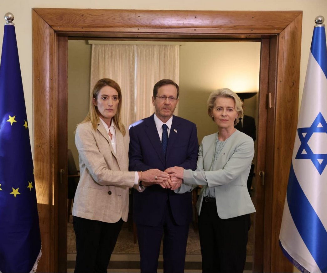 trMXinfoSys's tweet photo. @BRICSinfo Better idea: Should #Türkiye aarrest #EU Mother #Talmud #Ursula for #ComplicityInGenocide at the #NatoSummit????
https://t.co/1CrymLjlQ5 https://t.co/MSEVqdUsnv