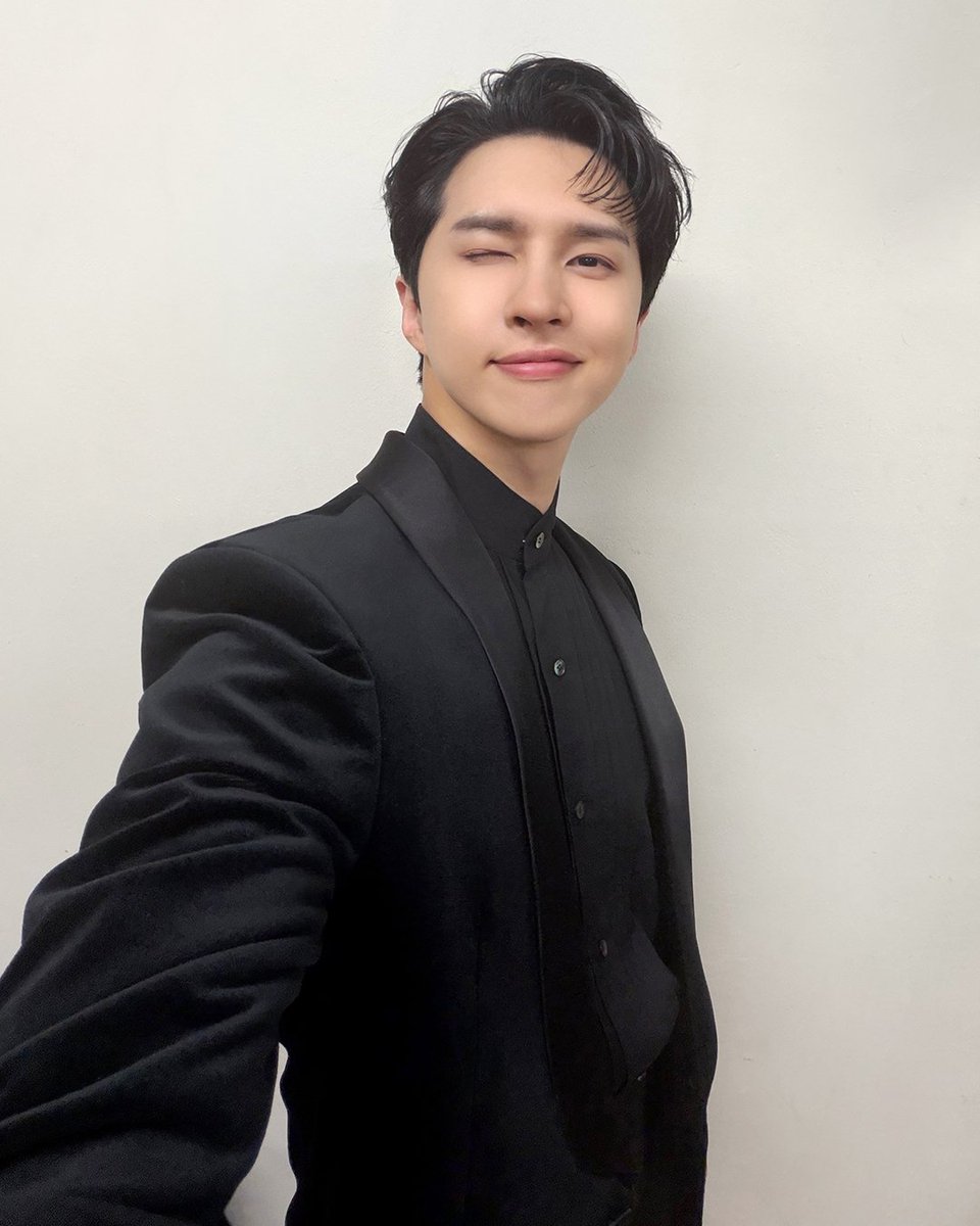 S27M_official's tweet photo. 260706 #이재환
The 20th DIMF AWARDS🏆

@jaehwany0406
#이재환 #LeeJaeHwan #켄 #KEN 
#S27M #에스이십칠엠 https://t.co/e0dJ0E8fP4