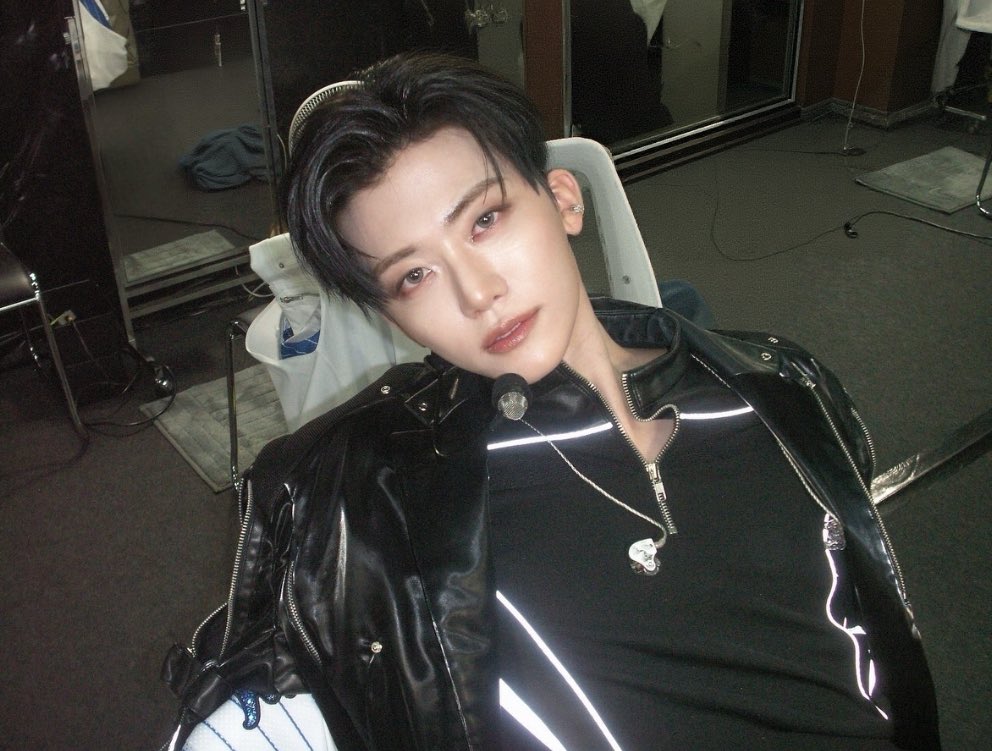 twnklydream's tweet photo. can we pls get this kind of hairstyle on jaemin again soon 🧎🏻‍♀️ https://t.co/MnZDYPWchE