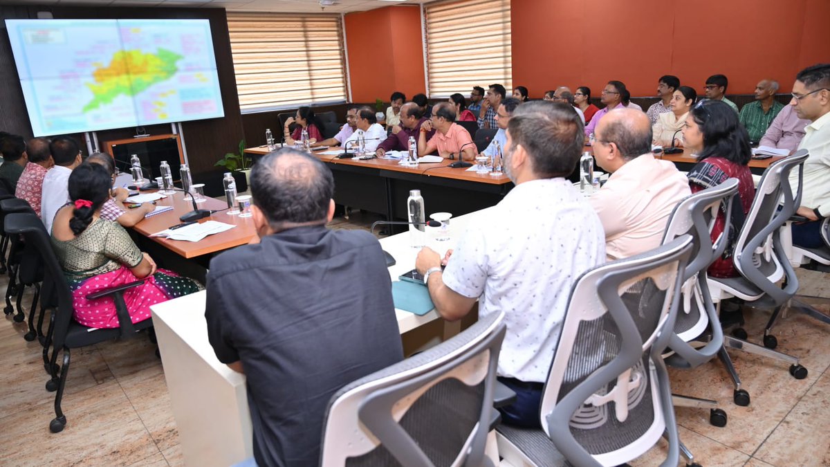 krushibibhag's tweet photo. The Commissioner-cum-Secretary, Department of Agriculture & Farmers’ Empowerment, chaired the Crop Weather Watch Group meeting to review the progress of the South-West Monsoon and Kharif preparedness across Odisha.

The meeting assessed rainfall and weather forecasts, reservoir levels, seed and fertilizer availability, quality input enforcement, agricultural credit, and crop coverage. Emphasizing close and continuous monitoring, he directed all concerned agencies to remain vigilant and ensure timely support to farmers.