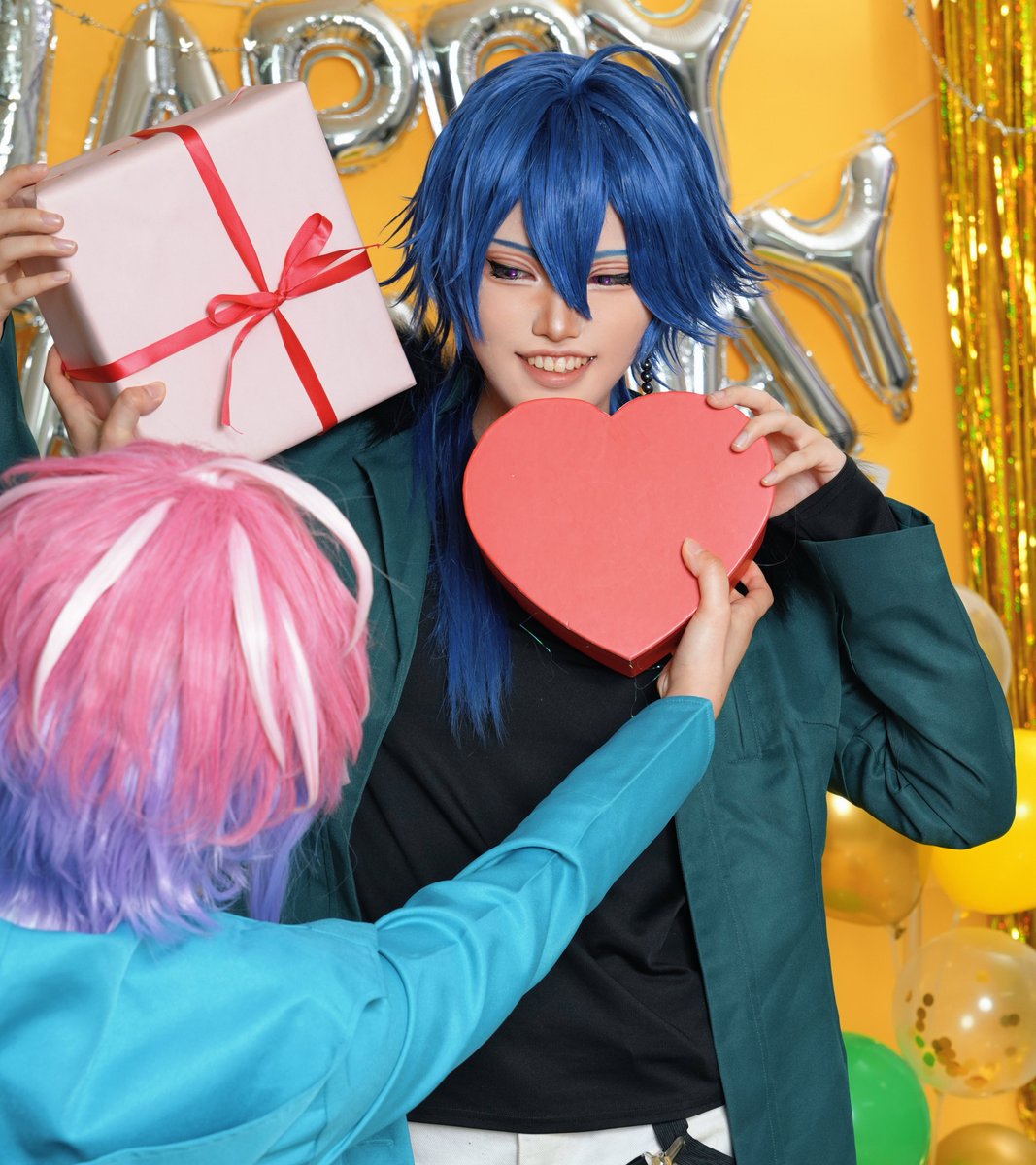 norico_cos's tweet photo. ※cos
　　
『プレゼントまであんのかよ！？』
　　
・・・
　　
『……2人とも、あんがとな。』

 #有栖川帝統生誕祭2026 https://t.co/W1ZzZpbCzp