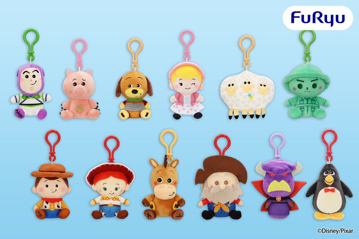 FURYU_prize's tweet photo. ＼フリュープライズ新着情報／

フック付きのぬいぐるみ＆マスコットシリーズ「くりっぴぃ」より
ディズニー スティッチ、トイ・ストーリー、くまのプーさんなど、ディズニーキャラクターたちが続々登場💞

バッグにつけたり、お部屋に飾ったり🎵
お気に入りのキャラクターたちといつでも一緒✨

7月上旬より順次展開予定！
ほしいと思ったら💛の絵文字をコメント！
サイズや取扱店舗など、詳しくはスレッドからチェックしてね✅️

📢フリュープライズ・フリューぬいの情報は、本アカウントで続々と公開中です！

#ディズニー #ピクサー
@disneyjp
