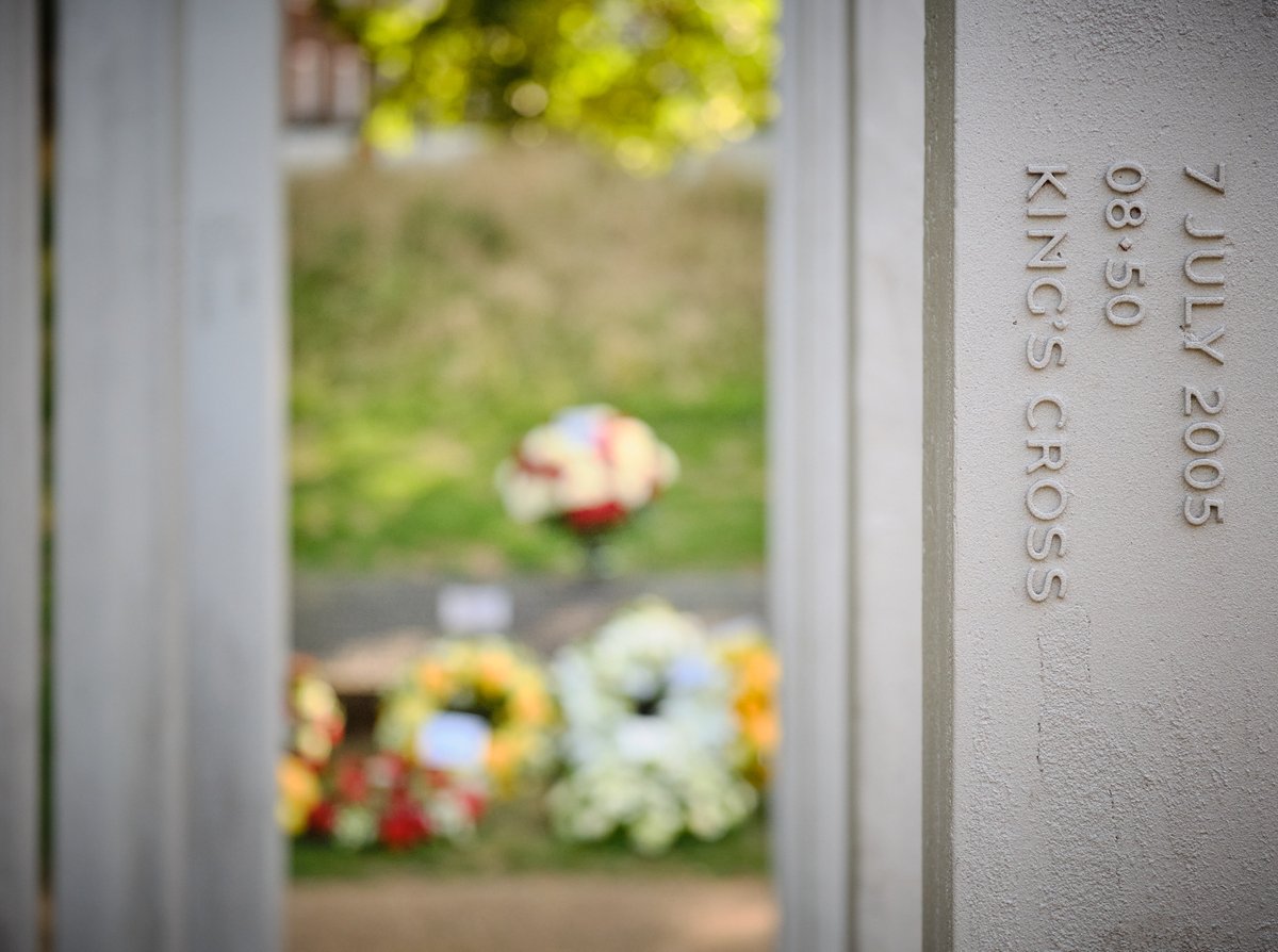 MayorofLondon's tweet photo. Today, I laid a wreath in Hyde Park to honour the 52 innocent people killed on 7 July 2005.

We honour those injured, the families who carry the loss, and the heroic emergency responders who ran towards danger that day.

London remembers. You will never be forgotten. https://t.co/IaSFWZEQLl
