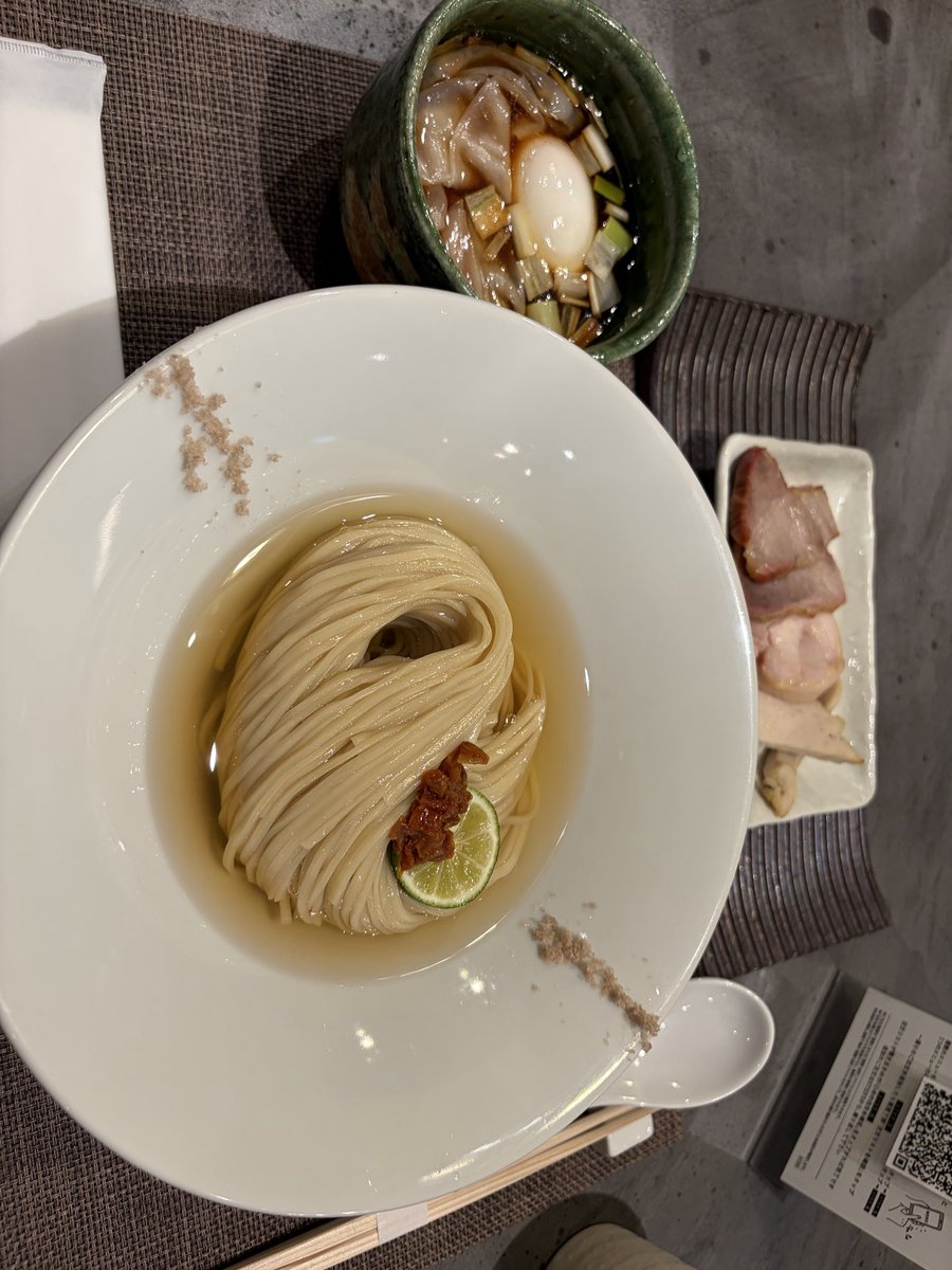 maliceff14's tweet photo. 2000円する特製昆布水つけ麺🙄 https://t.co/OLamkPmOg8