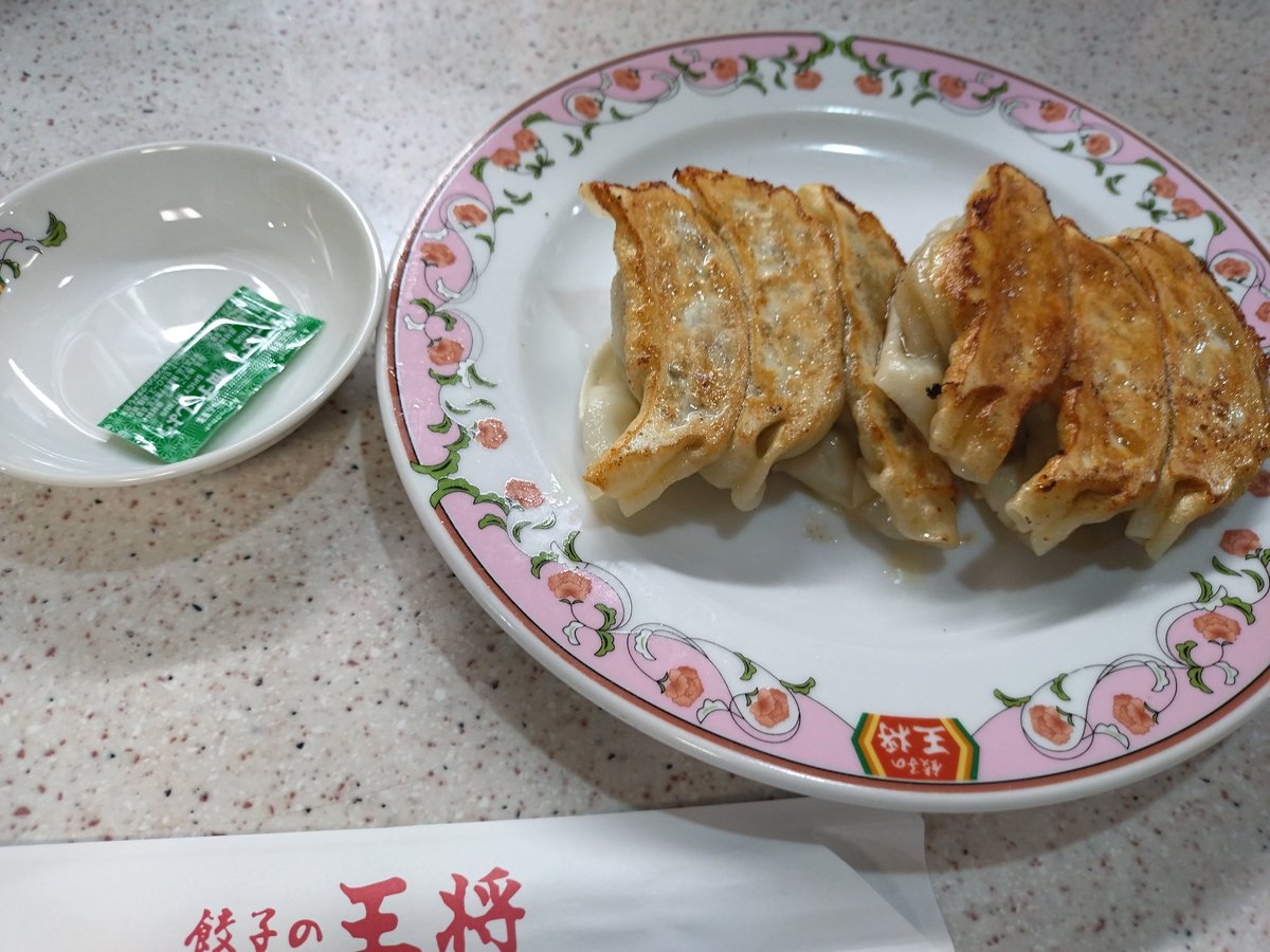 IGPX_RB's tweet photo. こちら注文を抜かされていた麻婆茄子と、注文を抜かされた為、麻婆茄子の皿が下げられた後に来た夏餃子。 https://t.co/5FRyc1CMnC