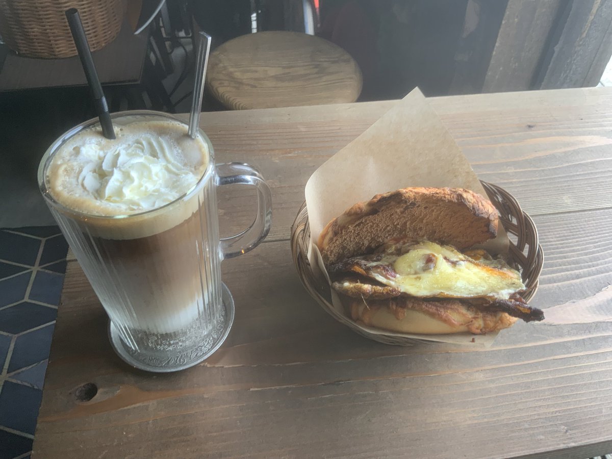 tugihagiR1Z's tweet photo. #TWOSTAR
いつものセット🍔
カリカリベーコンとチーズ🧀がウマッ😳 https://t.co/pXPPU1z9sv