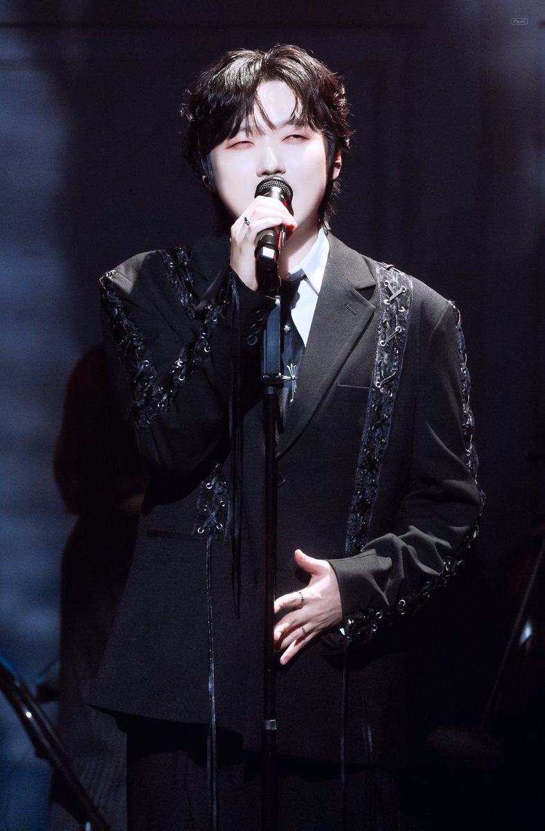 lilliilove1's tweet photo. 흰오목눈이 둘을 모았으니 오늘은 이만 하산해야지 https://t.co/FepgC3COSF