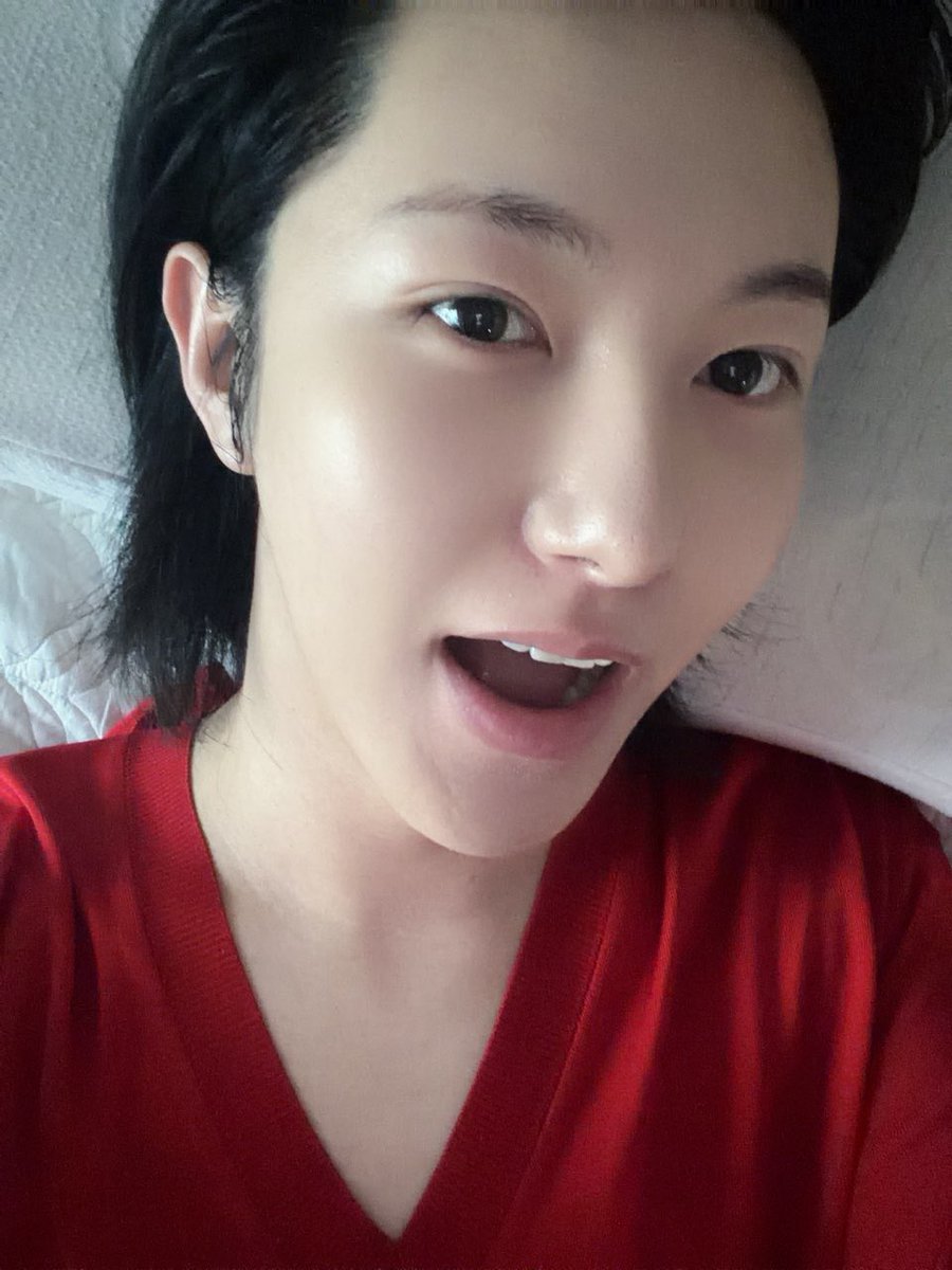 apieceofhrj__'s tweet photo. อินจุนส่งบบมาาาาาาา หน้าสดน่ารักมากกกกกกกกอะ 

“รักพวกคุนนะะ🫰❤️‍🔥” https://t.co/IBYtXYvE2Q