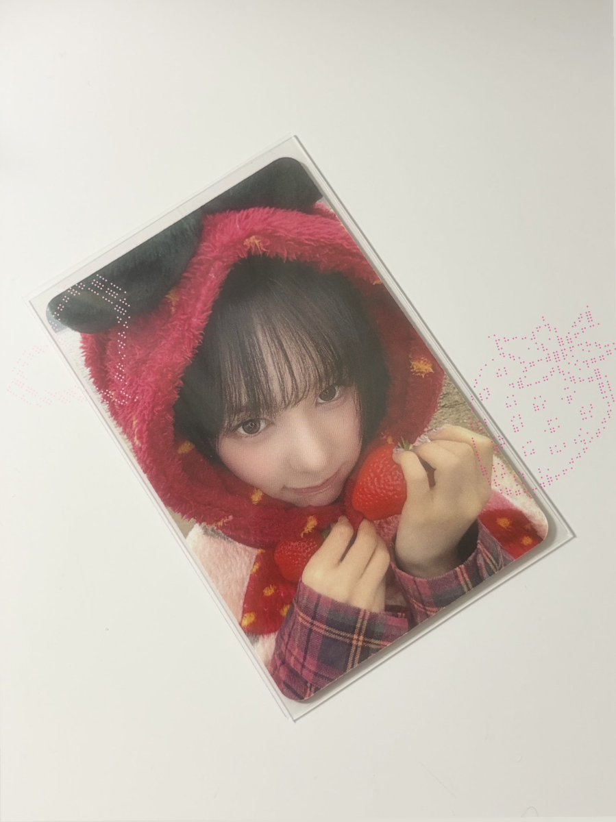 sr1uv8's tweet photo. 我が家にも可愛い可愛いイチゴサランちゃん来ました🍓🎀
表情が可愛すぎるの😻✨✨ https://t.co/8qotLERBdR