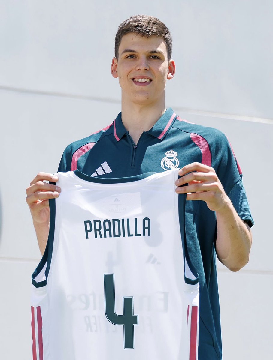 GIGANTESbasket's tweet photo. 🚨 ÚLTIMA HORA: El @RMBaloncesto anuncia el fichaje de Jaime Pradilla.

El ala-pívot de 25 años firma con la entidad blanca por cinco temporadas, hasta 2031. https://t.co/x1s9qo7diP