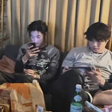 lnwzaswag's tweet photo. ระยะมองจอของคนสายตาสั้นโดยเฉลี่ย… https://t.co/AcWt0G3AiO