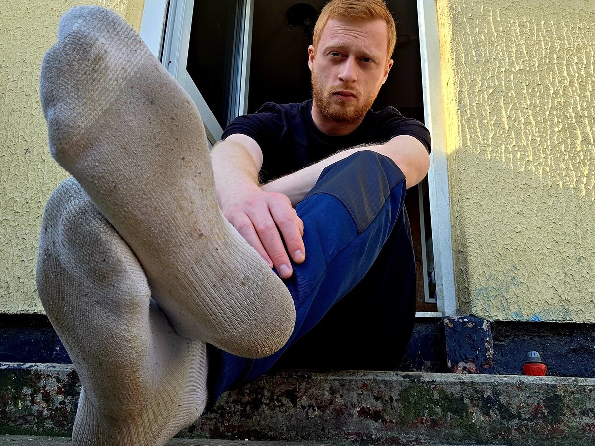 DebtDecay's tweet photo. Who wants a sniff? 👣🥵
#findom https://t.co/6K4RghpemW