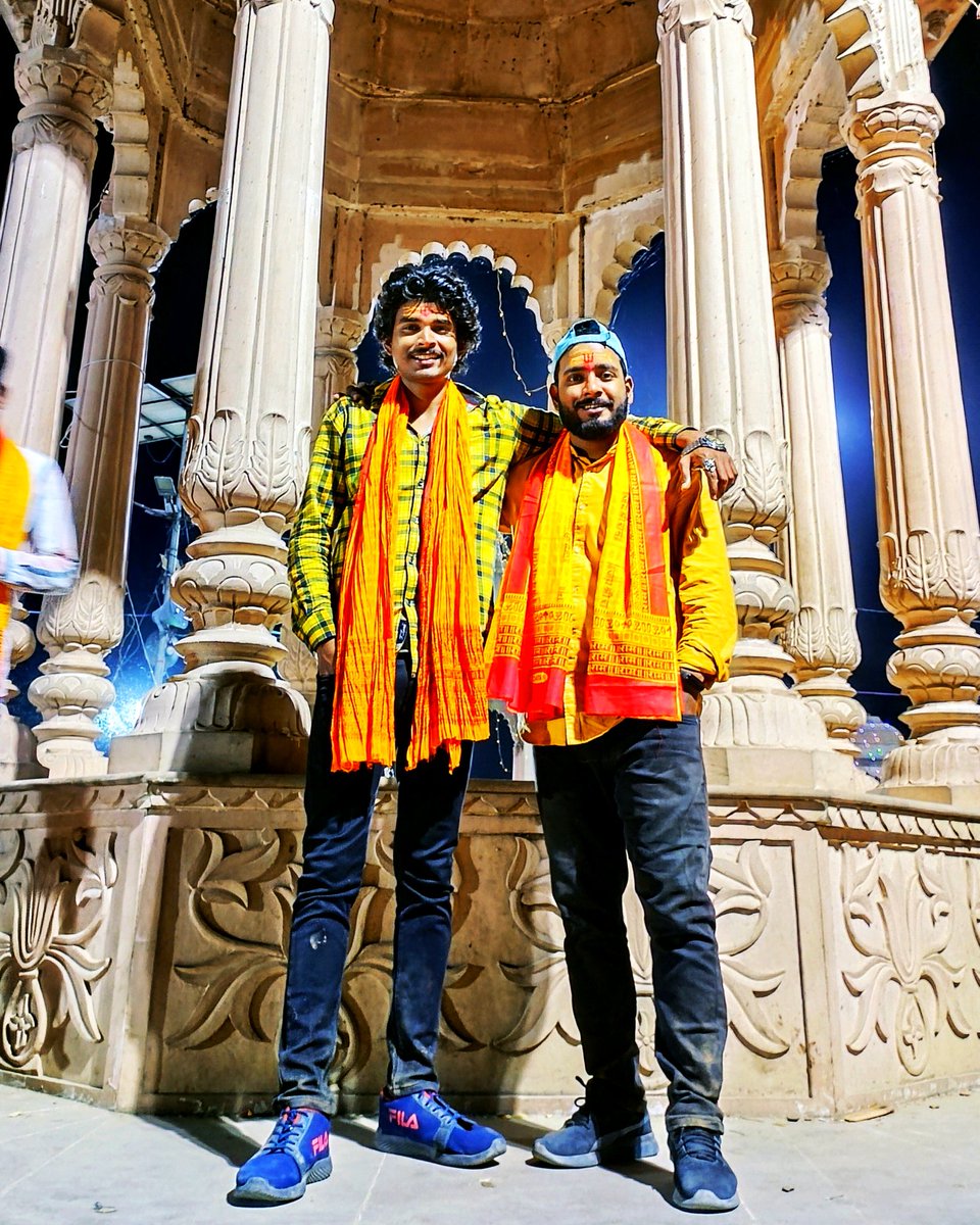 SmartyKrishna's tweet photo. "ज़िंदगी एक आईना है, जितना मुस्कुराओगे, उतना ही खूबसूरत दिखेगा" 🙃🥂

#Love #You #Zindagi
#KrishnaKeSitaare
#BadtameezDilKrishna ❤️ https://t.co/9rbn9X26LD