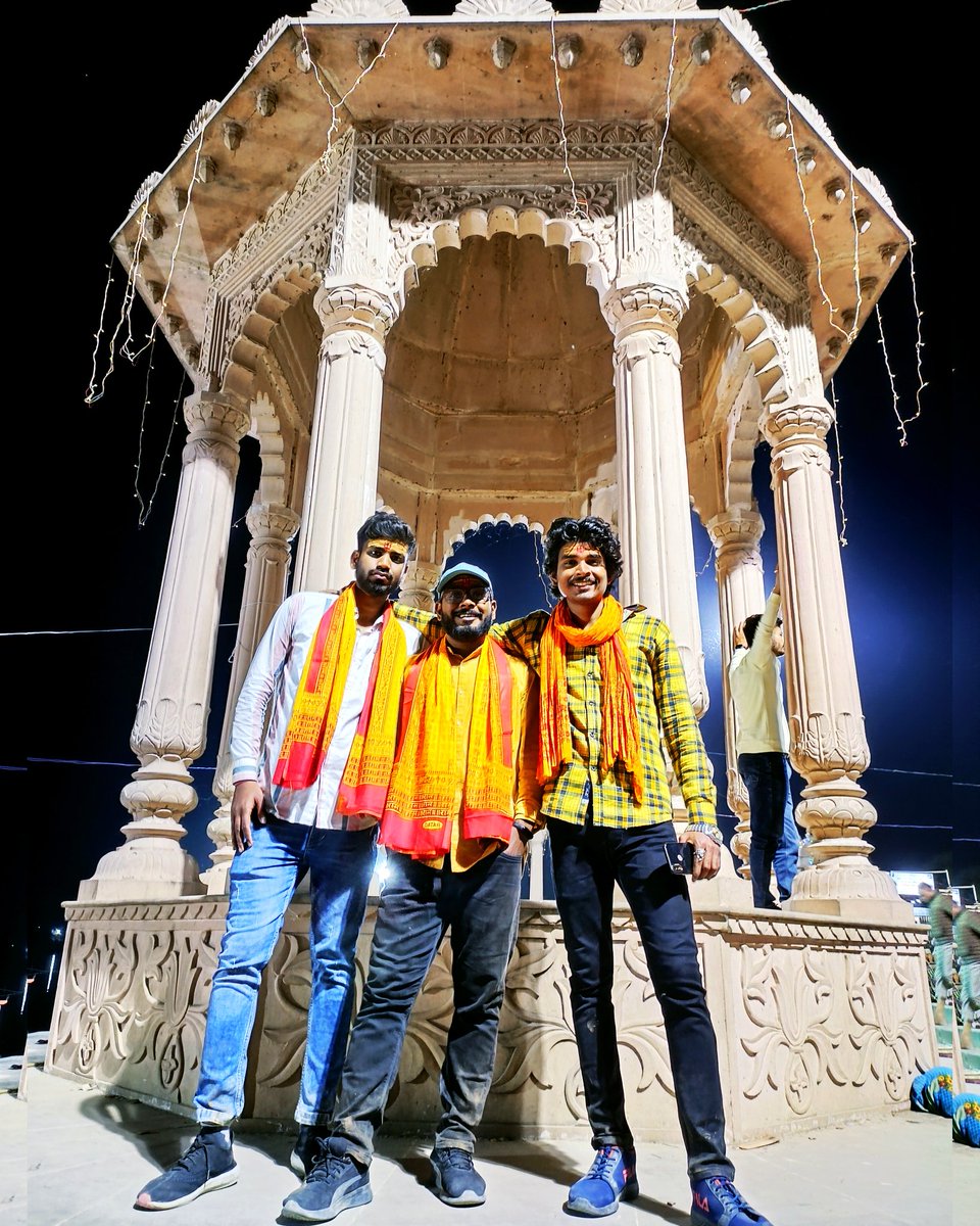 SmartyKrishna's tweet photo. "ज़िंदगी एक आईना है, जितना मुस्कुराओगे, उतना ही खूबसूरत दिखेगा" 🙃🥂

#Love #You #Zindagi
#KrishnaKeSitaare
#BadtameezDilKrishna ❤️ https://t.co/C6nUwTimW4