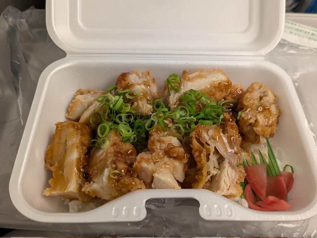 kikkoro512's tweet photo. 駅で弁当買ったけど中身が見えなくて新幹線で開けたらテンション上がった上がったよ https://t.co/d0102ctr0C