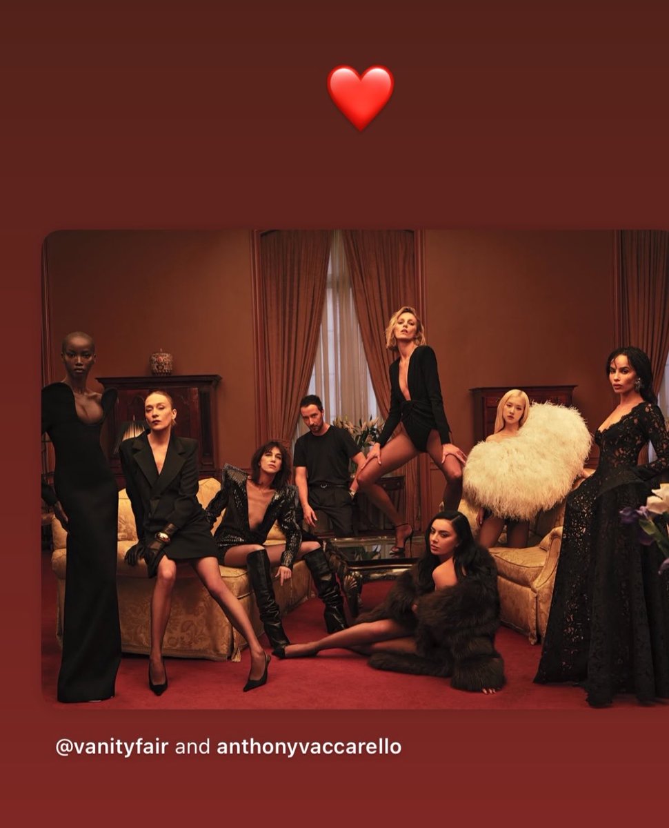 RoseFocused's tweet photo. ROSÉ ig story 20260707

"❤️"
"Iconic @.anthonyvaccarello" https://t.co/lSnkn0CZQZ