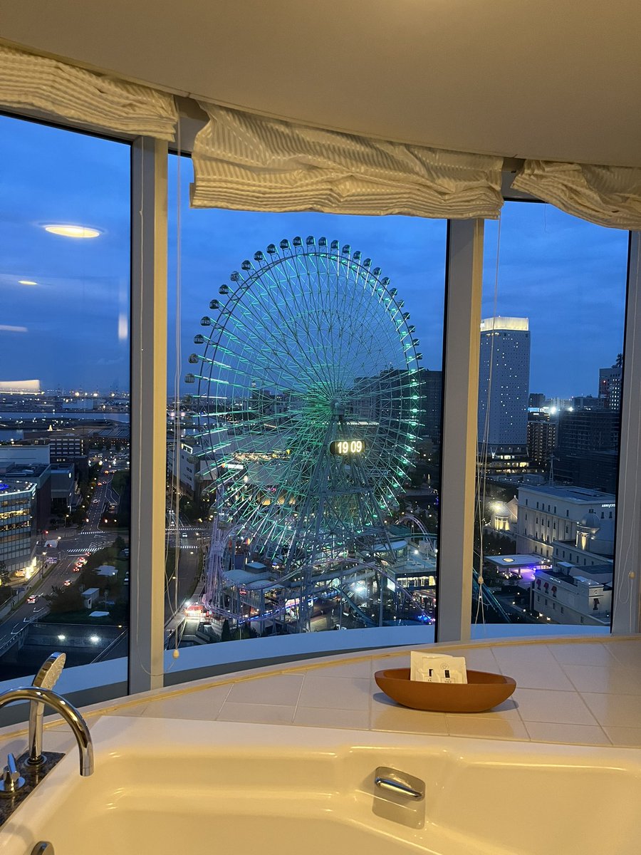 m_oon_61's tweet photo. ママと七夕ホカンスしにきた🎋
この後ホテルから花火が見えるらしい🎆
楽しみ😗🫶🏻 https://t.co/IyIWdm7tTB