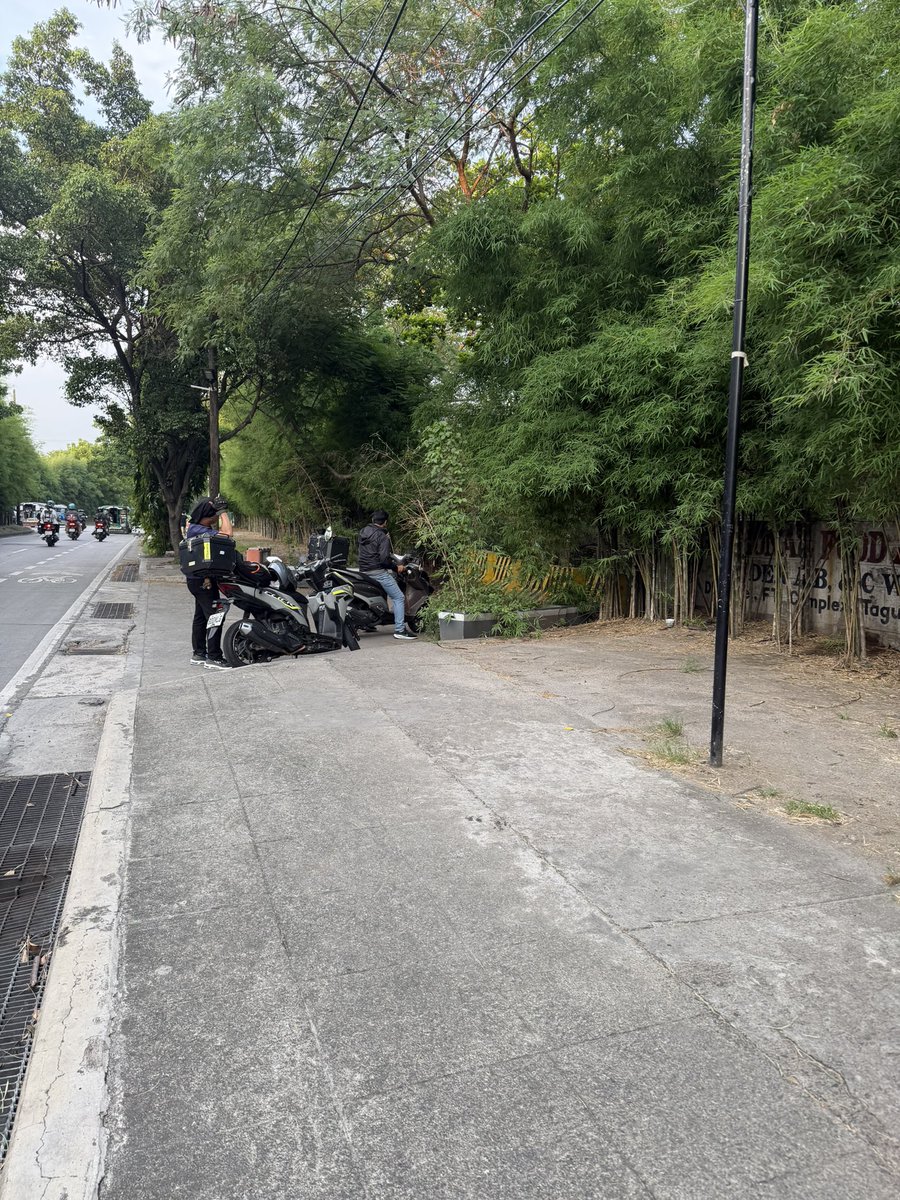 bulitzz23's tweet photo. Nasaksihan ko na 
Mga Rider talaga ang
Madalas magpasubo dito
Pag my araw pa dito sa gubat

My rider din na nag aalok ng 1500 
Callboy pala hehehhe https://t.co/SLwKPNssli