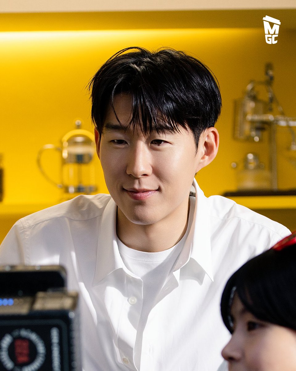 mega_mgc_coffee's tweet photo. -ˋˏ 쏘 니 오 늘 생 일 ˎˊ-

손흥민 선수 생일 기념
단독 공개 비하인드 컷
쏜다쏜다 🔫🔫

우리의 영원한 캡틴 쏘니의
생일을 기념해서 준비한 ..🎁
엠쥐씨의 선물이얌 >_<
⠀
같이 축하해줄 거지? ᯓꯁ

@Sonny7
#메가MGC커피⠀
#손흥민 #SONNY https://t.co/yZCHnCcV9F