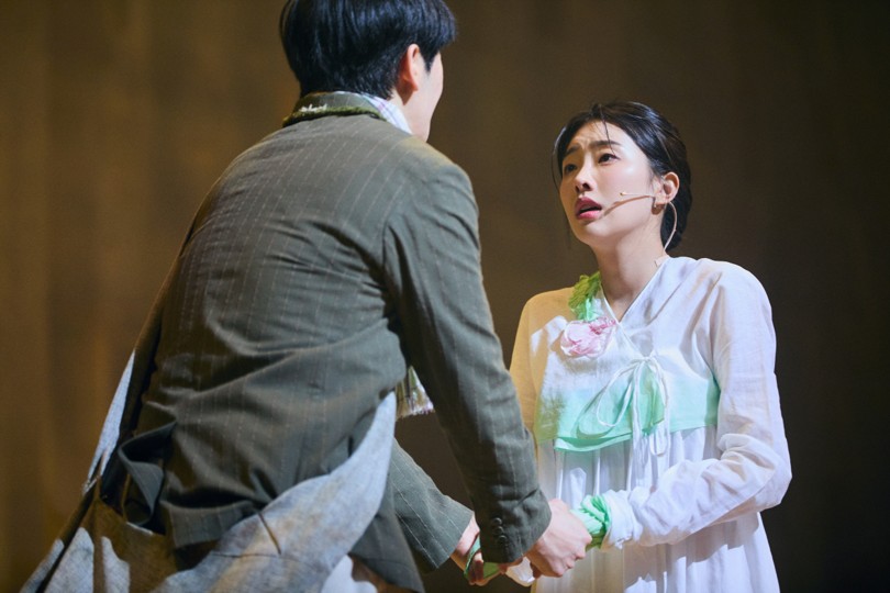 page1company's tweet photo. [뮤지컬 #서편제 🌸]

2026시즌 서울공연 폐막까지 
앞으로 단 2주!!

오늘도, 서편제!
📸 공연사진 공개 part.2

-
2026.4.30 - 7.19
#광림아트센터_BBCH홀 https://t.co/xExqlFXS4E