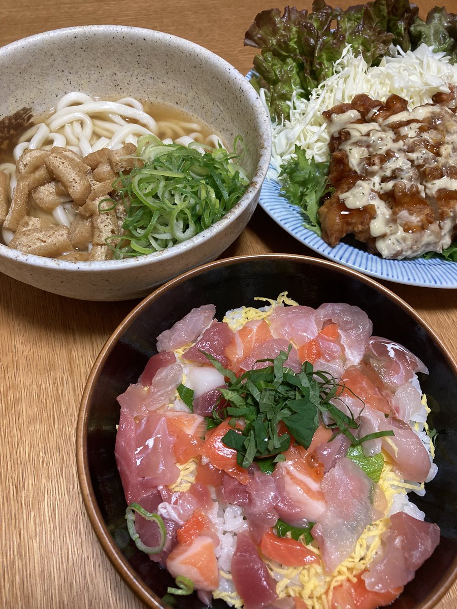 GoEach1's tweet photo. 晩Go飯買って来ました
いただきます🙏
誕生日やけど「普通の日」ですわ😁
BGMは『岡崎体育』🎶
#Go飯
#岡崎体育 https://t.co/HaqhP3AaCB