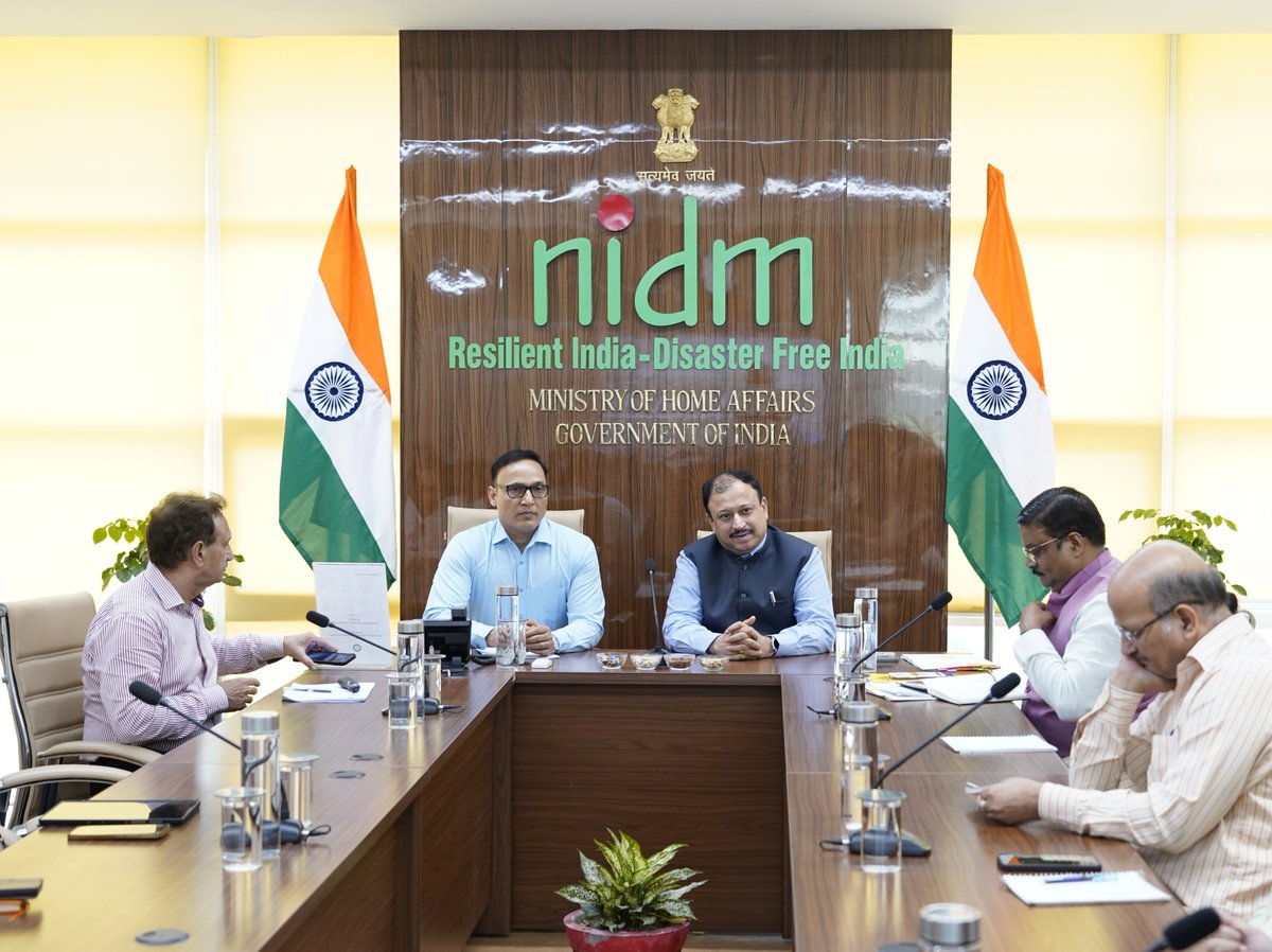 nidmmhaindia's tweet photo. 𝗡𝗜𝗗𝗠 𝗛𝗼𝘀𝘁𝘀 𝗜𝗻𝘁𝗲𝗿𝗮𝗰𝘁𝗶𝗼𝗻 𝗦𝗲𝘀𝘀𝗶𝗼𝗻 𝘄𝗶𝘁𝗵 𝗦𝗲𝗰𝗿𝗲𝘁𝗮𝗿𝘆, 𝗡𝗗𝗠𝗔

The @nidmmhaindia had the privilege of hosting 𝗦𝗵𝗿𝗶 𝗡𝗶𝗹𝗸𝗮𝗻𝘁𝗵 𝗦. 𝗔𝘃𝗵𝗮𝗱, 𝗜𝗔𝗦, 𝗦𝗲𝗰𝗿𝗲𝘁𝗮𝗿𝘆, @ndmaindia, for an interaction session with the faculty members and staff of the institute on 7th July, 2026 at Delhi Campus.

𝗛𝗶𝗴𝗵𝗹𝗶𝗴𝗵𝘁𝘀:

🔹 The session commenced with a Welcome Address by 𝗦𝗵𝗿𝗶 𝗠𝗮𝗱𝗵𝘂𝗽 𝗩𝘆𝗮𝘀, 𝗜𝗔𝗦, 𝗘𝘅𝗲𝗰𝘂𝘁𝗶𝘃𝗲 𝗗𝗶𝗿𝗲𝗰𝘁𝗼𝗿, 𝗡𝗜𝗗𝗠, who welcomed the distinguished guests and reiterated NIDM's commitment to strengthening disaster risk reduction and capacity building across the country.

🔹 𝗦𝗵𝗿𝗶 𝗥𝗮𝗻𝗱𝗲𝗲𝗽 𝗞𝘂𝗺𝗮𝗿 𝗥𝗮𝗻𝗮, 𝗦𝗲𝗻𝗶𝗼𝗿 𝗔𝗱𝘃𝗶𝘀𝗼𝗿, 𝗡𝗜𝗗𝗠, delivered a comprehensive presentation highlighting the Institute's mandate under the Disaster Management Act, 2005, its academic and training initiatives, national and international capacity-building programmes, research activities, e-learning platforms, mainstreaming of Disaster Risk Reduction (DRR) across Ministries, and other key achievements in advancing disaster resilience.

🔹 𝗦𝗵𝗿𝗶 𝗡𝗶𝗹𝗸𝗮𝗻𝘁𝗵 𝗦. 𝗔𝘃𝗵𝗮𝗱, appreciated NIDM for organizing the interaction and commended the Institute's contribution to disaster management capacity building. He emphasized that effective disaster management begins with the right attitude, preparedness, and mindset, especially in a diverse country like India. Describing the mainstream administration as the backbone of disaster management, he appreciated NIDM's training ecosystem—from the Panchayati Raj level to international programmes—and stressed the need to further strengthen capacity building for SDMAs, DDMAs, Central Ministries, and other government departments to build a more resilient nation.

The interaction was also attended by 𝗦𝗵𝗿𝗶 𝗡𝗮𝘄𝗮𝗹 𝗣𝗿𝗮𝗸𝗮𝘀𝗵, 𝗝𝗼𝗶𝗻𝘁 𝗔𝗱𝘃𝗶𝘀𝗼𝗿 (𝗣𝗣 & 𝗖𝗕𝗧), 𝗡𝗗𝗠𝗔, along with the faculty members and staff of NIDM. The session provided a valuable platform for exchanging ideas, strengthening institutional collaboration, and reaffirming the shared commitment of #NIDM and #NDMA towards enhancing disaster preparedness and resilience across the country.

#DisasterManagement #CapacityBuilding #DRR #ResilienceIndia

@HMOIndia | @ndmaindia | @NDRFHQ | @ipronidm | @Geo_Gagan