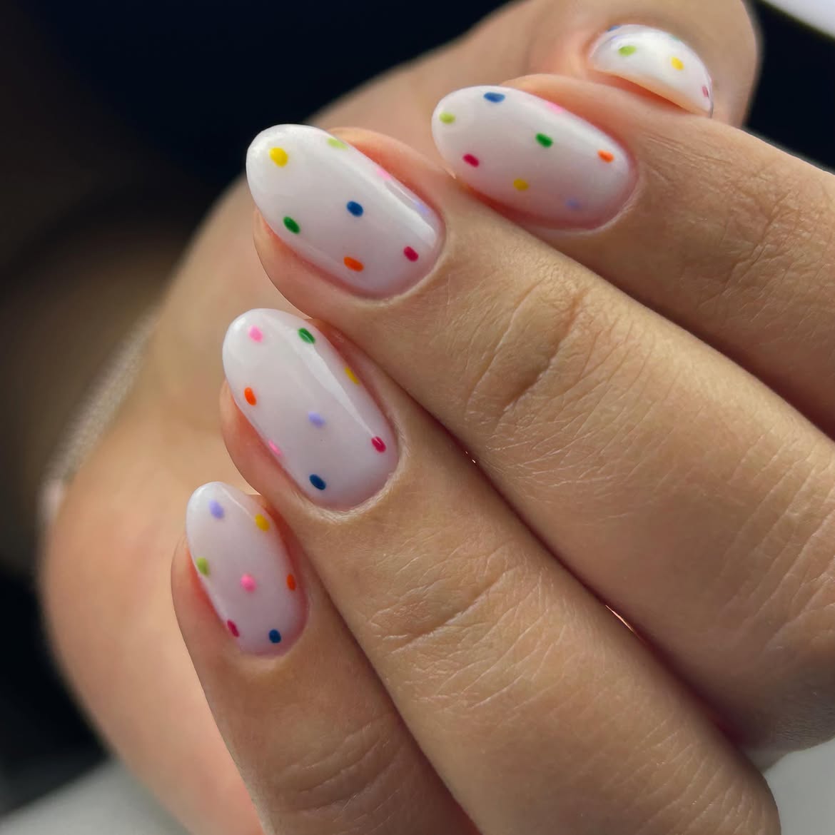ArtNails_Getxo's tweet photo. ¡Uñas de fiesta todos los días! 🎉✨Si buscas un diseño alegre, original y en tendencia lo tuyo son las #ConfetiNails. 🥳 @Arteanet #Getxo #Leioa #Tendencia #Moda #Belleza #Salud #Manicura #Pedicura #YennyMedrano https://t.co/2wxnHV1Ts3