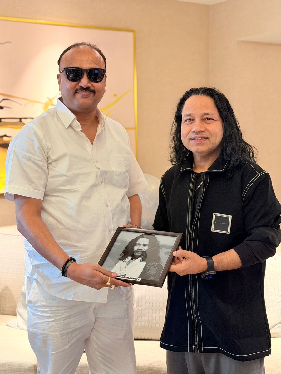 sunitgoyal's tweet photo. Happy Birthday, Padamshri @Kailashkher Ji! 🎉 Wishing you good health, happiness, and many more years of inspiring us with your soulful voice. Have a fantastic year ahead! 🎂🎶 #HappyBirthdayKailashKher https://t.co/FvE6pwnZna