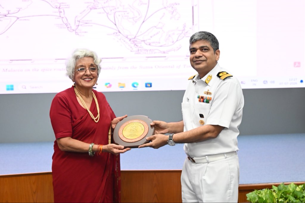 ia_awc's tweet photo. Amb Veena Sikri (Retd) spoke to the ongoing Higher Command Course on “Act East Policy: Deliverance So Far and Future Road Map",  highlighting Nation's Vision, the military’s role in advancing National Interests & the significance of the Andaman & Nicobar Islands in Reinforcing India’s Eastern Outreach. @artrac_ia @adgpi
