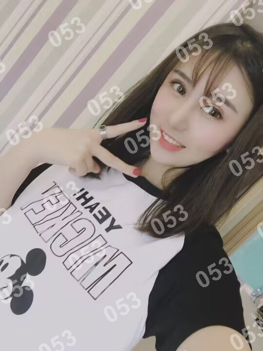 Martymil's tweet photo. 琏係👉🏼❌：@evellyn176（失联看主页第一条帖子）

我这座冰山，在你手里变成了冰激凌哦.

烟台市福山区全民健身广场

#烟台

#山东 https://t.co/dDANdOrJ3q