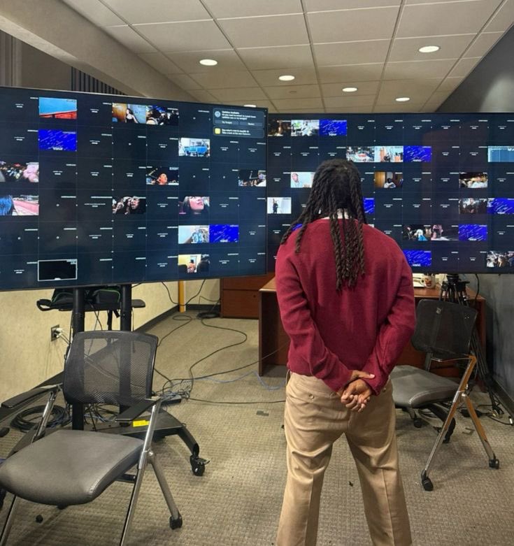 Treendz_'s tweet photo. Kai Cenat keeps picking Africans for Streamer University for a reason 
First Shank Comics 🇳🇬
Now Carter Efe 🇳🇬
Nigeria is running global Twitch right now and nobody wants to admit it 🌍 https://t.co/QmczoYLrPM