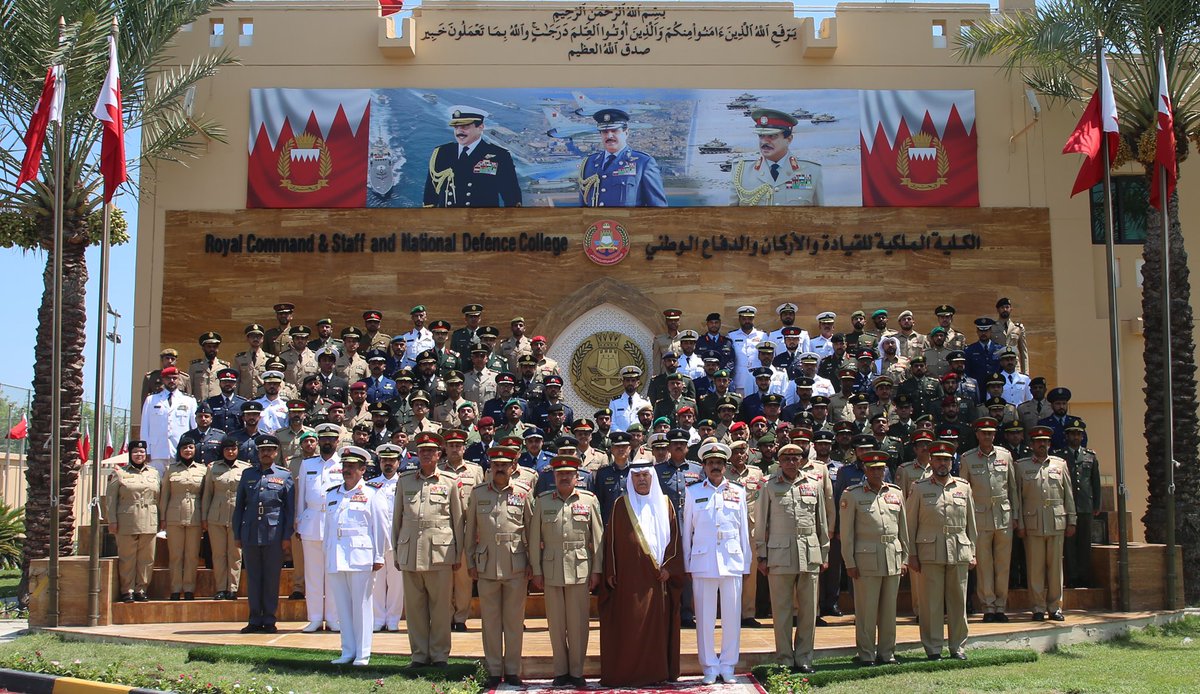 BDF_Bahrain's tweet photo. صاحب المعالي القائد العام لقوة دفاع البحرين يكلف سعادة الفريق الركن عبدالله بن حسن النعيمي وزير شؤون الدفاع، لحضور حفل التخريج الذي أقيم بالكلية الملكية للقيادة والأركان والدفاع الوطني

https://t.co/CXiqudi3AC https://t.co/W2vnlPw43r