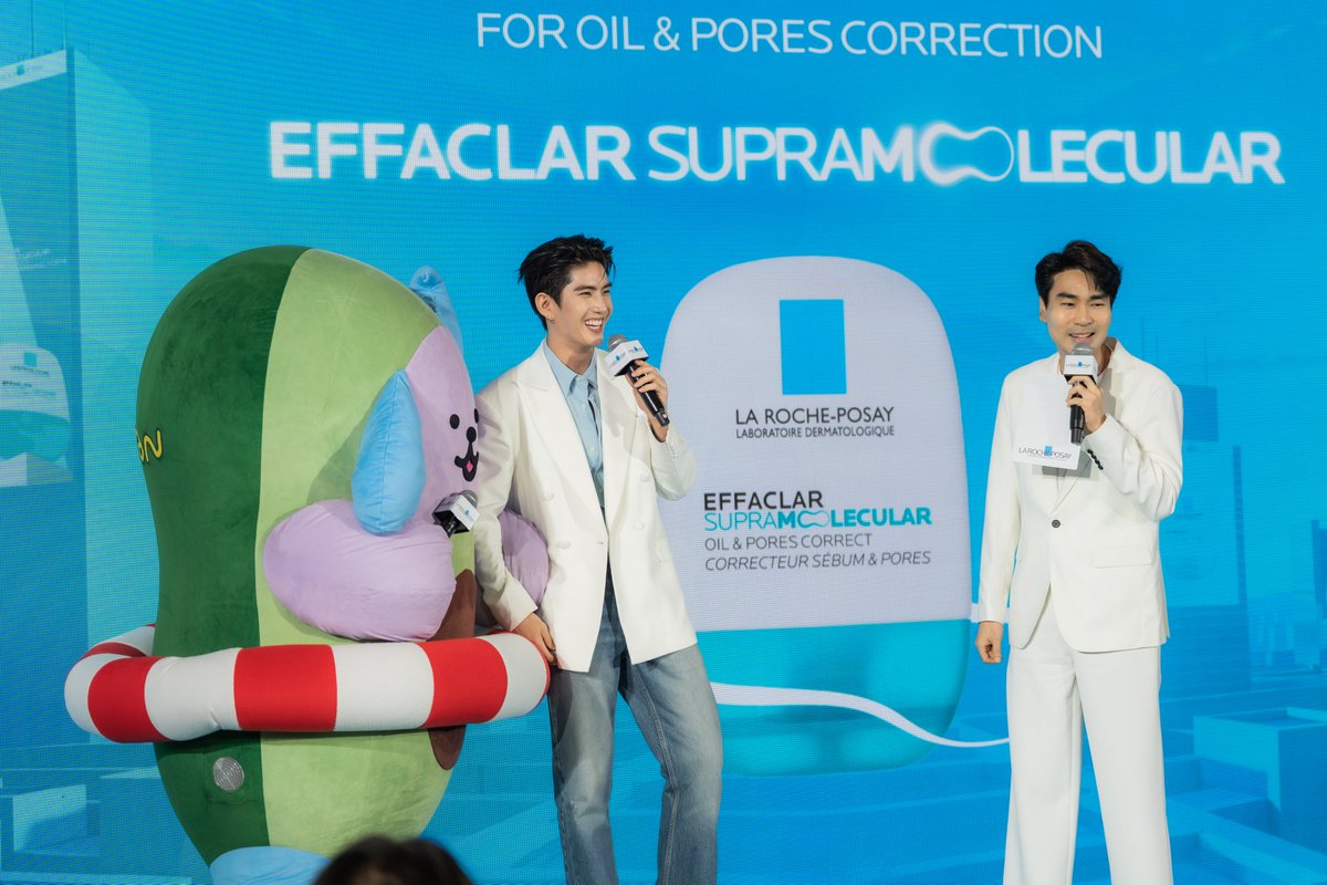LaRochePosayTH's tweet photo. มาเสิร์ฟภาพความน่ารักของ ปะป๊าซี และน้องอโวเชี่ยน มาฝากอุนย่าอุนยาย กับกิจกรรม ‘EFFACLAR HEALING TIME WITH SEA & AVOCEAN’ 🌊 ✨

คุณซี ทวินันท์ พาน้องอโวเชี่ยน มาทำกิจกรรมกับเหล่าผู้โชคดีทั้ง 30 ท่าน บอกเลยว่างานนี้มีแต่ความน่ารักเต็มพื้นที่ Parade Square, One Bangkok ของเราเลยทีเดียว แต่ไม่ว่าจะเต้น จะเล่นแค่ไหน ผิวก็ยังชุ่มชื้นคุมมัน ต้องยกความดีนี้ให้ EFFACLAR SUPRAMOLECULAR OIL&PORES CORRECT แล้วหล้ะ

#เฟรชเจลชุ่มชื้นแต่ไม่มันนาน48ชม. #LaRochePosayEffaclar #EffaclarxSeaAvocean #EFFACLARSUPRAMOLECULAR #LAROCHEPOSAYTH8