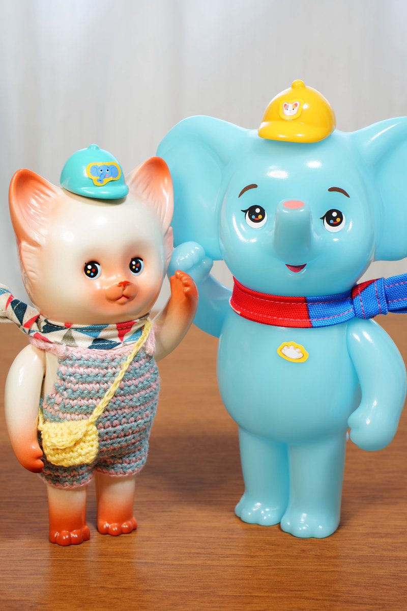 usausa_inc's tweet photo. コジカトイズさんのZOUくんとNEKOちゃんショットも！ちな、集尻お写真時は眉メイクし忘れとりま（涙 https://t.co/SlpukO2Nqa