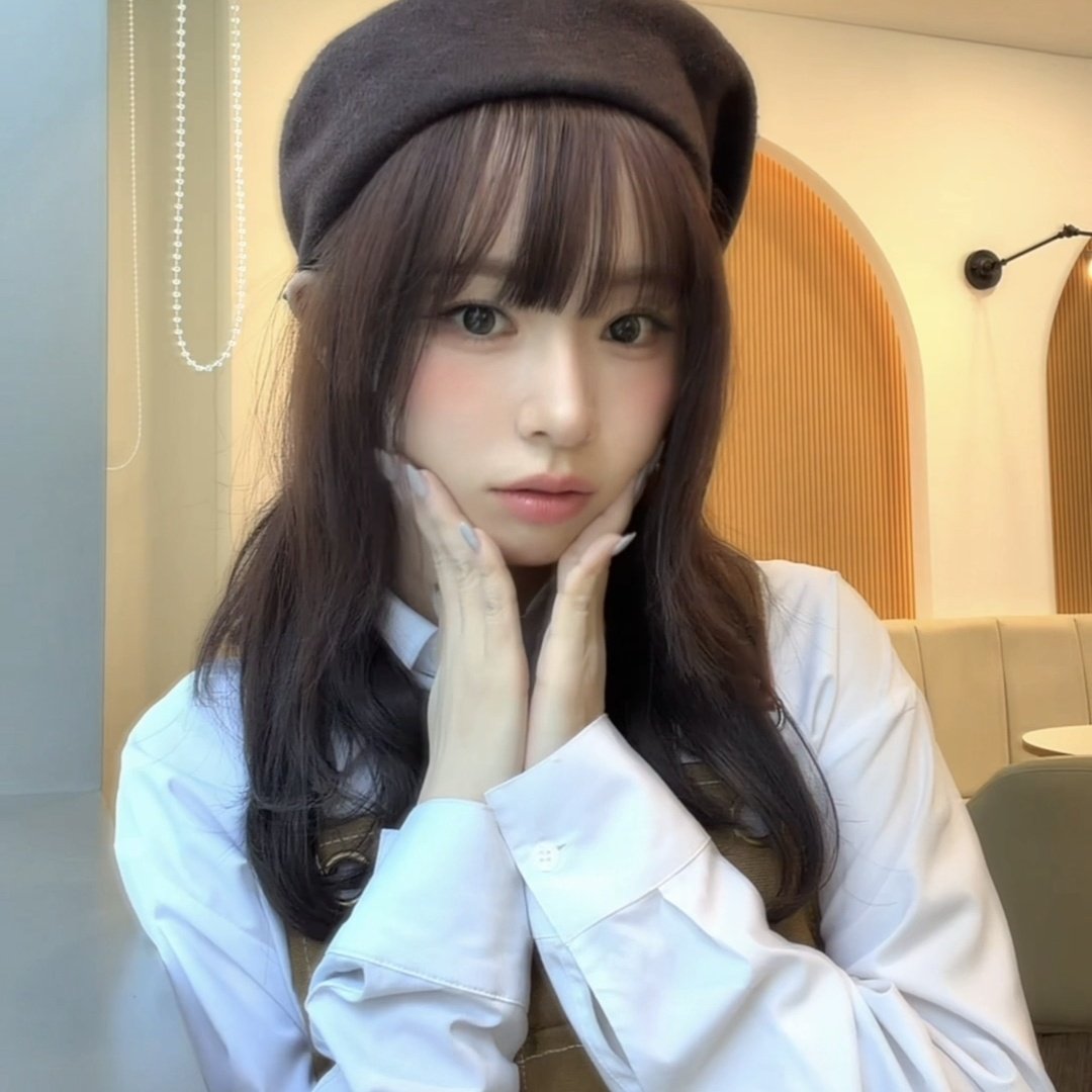 SHUIEFEED's tweet photo. yes everyone should love this girl https://t.co/EfR1qslcEw