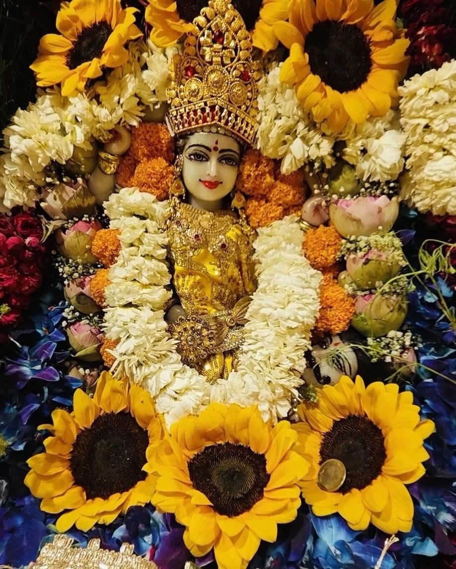 baglamukhipuja's tweet photo. माँ बगलामुखी की दिव्य कृपा से भक्तों के जीवन में आत्मविश्वास, धैर्य और सकारात्मकता का संचार होता है। माँ का आशीर्वाद हर कदम पर आपका मार्गदर्शन करता रहे। जय माँ बगलामुखी। https://t.co/tSUnmP8Ioa