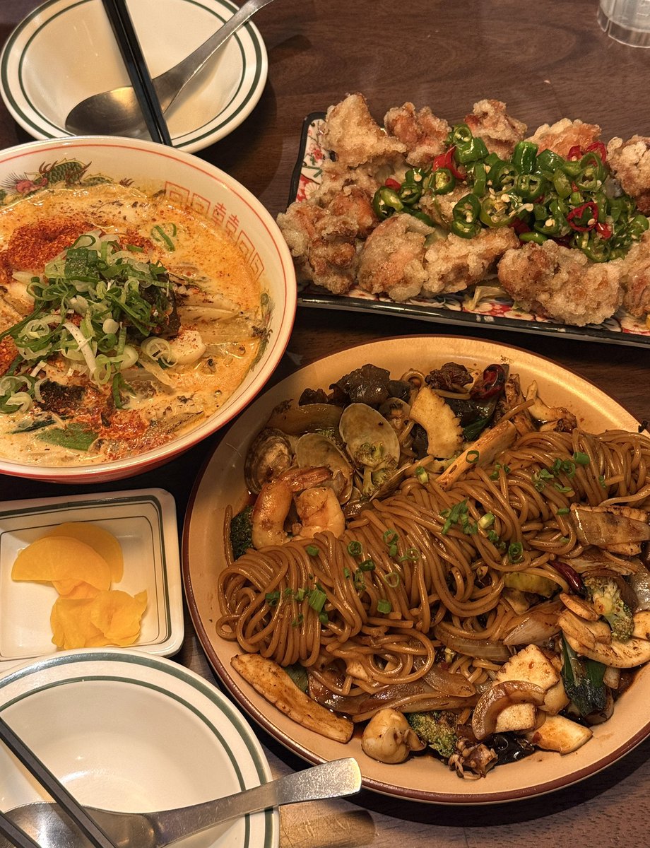 mammameogjja's tweet photo. 크림짬뽕 해물중화볶음면 고추유린기..중식파티닷 https://t.co/8wxQWly7eV
