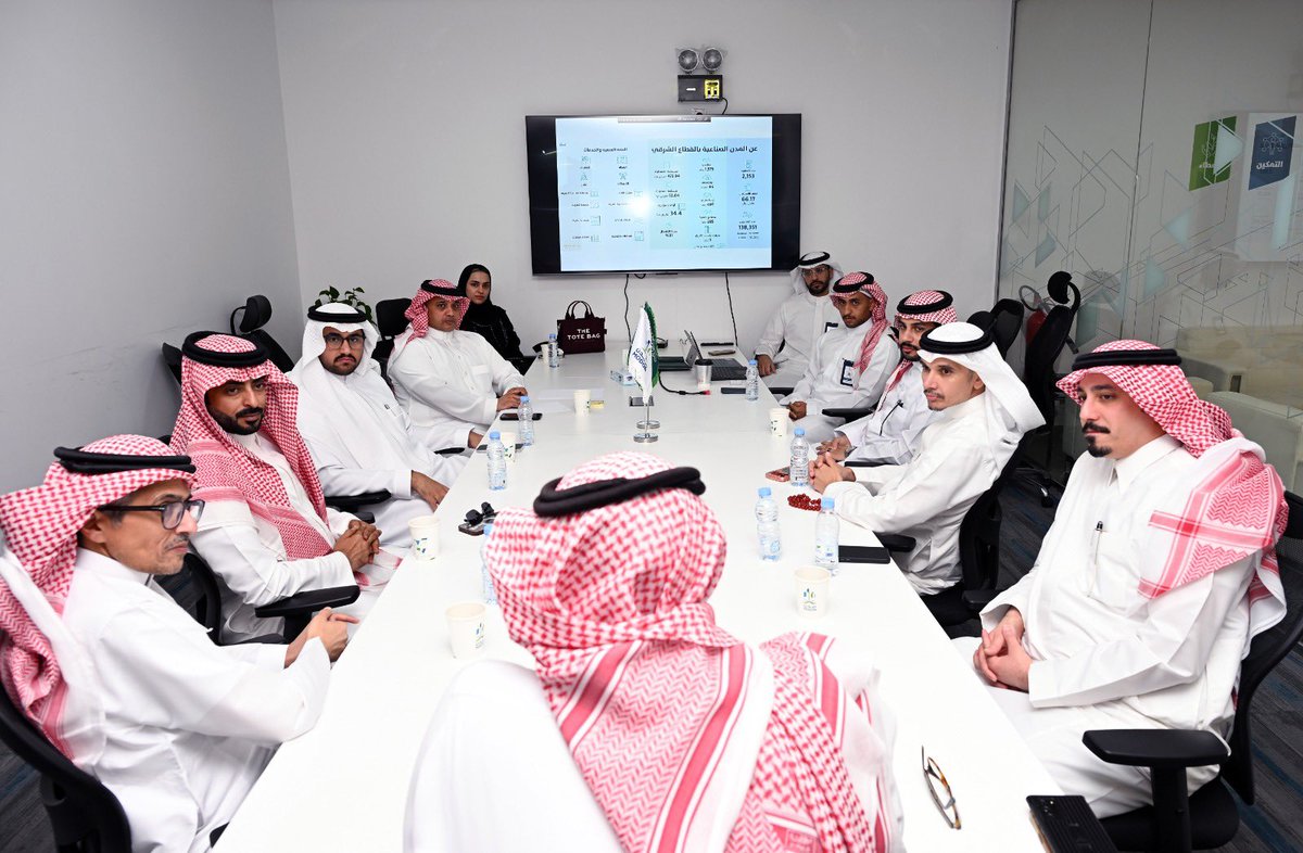 AsharqiaChamber's tweet photo. بحثت الهيئة السعودية للمدن الصناعية ومناطق التقنية “مدن” مع لجنة الضيافة بغرفة الشرقية، خلال لقاء عُقد اليوم بمقر الهيئة، بحضور مدير عام القطاع الشرقي م.علي الخشان، ورئيس اللجنة محمد العرفج، الموضوعات ذات العلاقة بالقطاع، وفرص التعاون المشترك التي تسهم في تطويره وتعزيز نموه https://t.co/7dbNhOxSkf