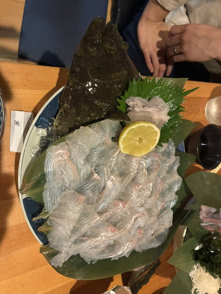 tetsu13kon's tweet photo. ヒラメの1尾作りは初やな…口パクパクしてる… https://t.co/nbjiv4Opss