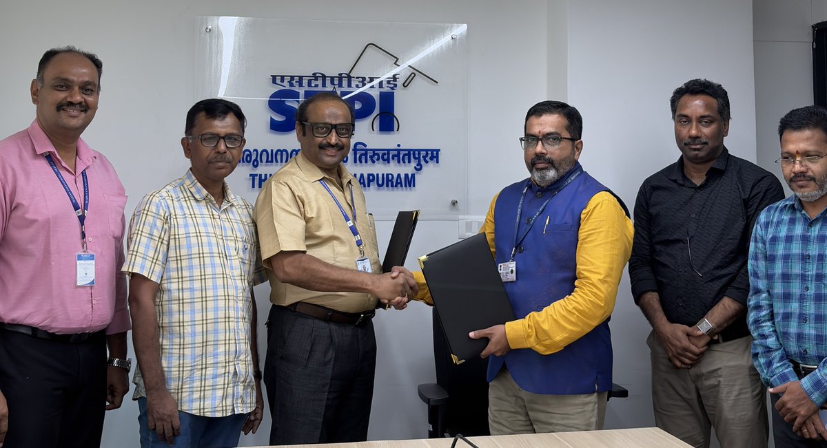 stpitvpm's tweet photo. STPI signed an MoU with @college_marian to strengthen innovation, entrepreneurship, research, skill development, &amp; industry-academia collaboration.
The MoU was signed by Shri @GaneshNayakK, Director,@stpitvpm &amp; Dr. Ajit Prabhu, Principal, MEC.
@arvindtw @guptaa_sanjay @GoI_MeitY https://t.co/J6LPxMMUtR