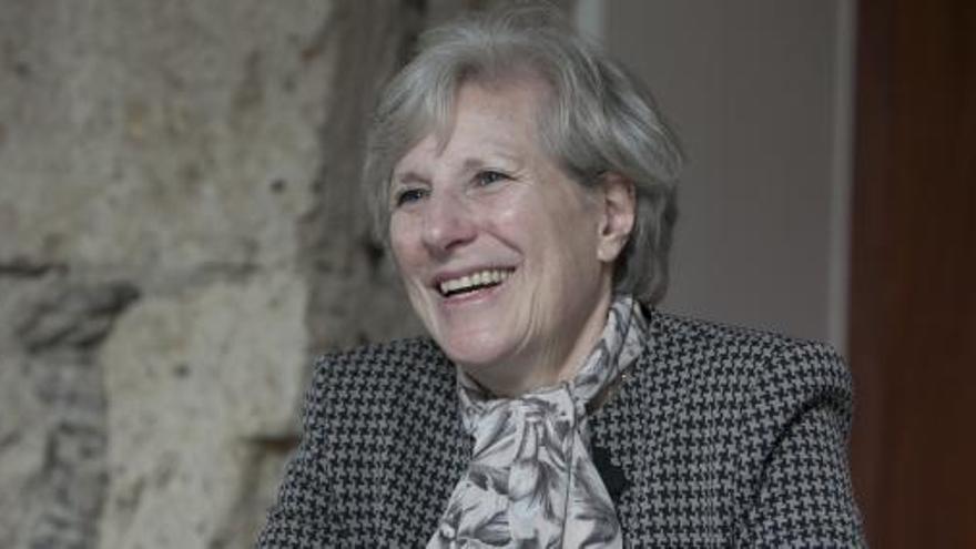 FonsiLoaiza's tweet photo. Carmen Negrín es la nieta de Juan Negrín, último presidente de la República. Ha manifestado que no se acogerá a la Ley de nietos por sus principios republicanos hasta que se pueda decidir entre Monarquía y República. https://t.co/HWo2WvzxNZ