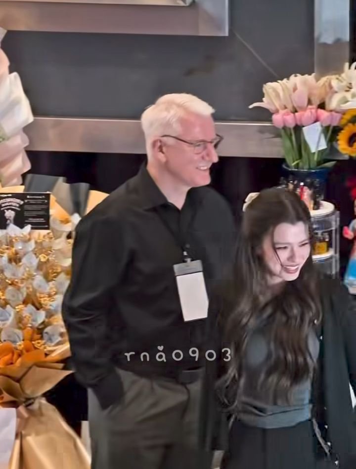 mysunshinebec's tweet photo. Princess with her dad✨🖤

#beckysangels #BeckyArmstrong
#BeckyEntertainment https://t.co/Ho4OrJUFba