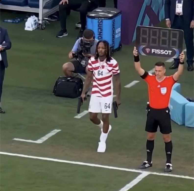 roycestudio_'s tweet photo. They thought they were gonna make it to the penalty shootout lmao 😂 https://t.co/g9P8JGC3uf