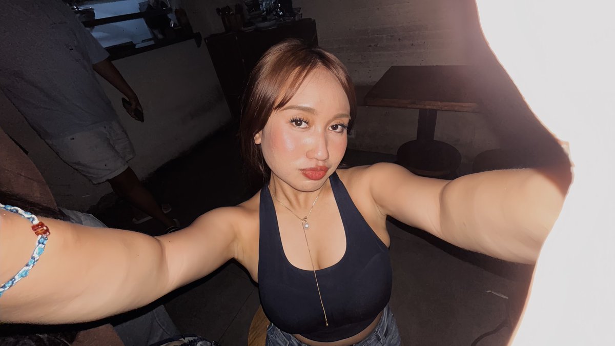 tarissashimi's tweet photo. shoulder hasil pilates is so tea https://t.co/4lVLosXrbD