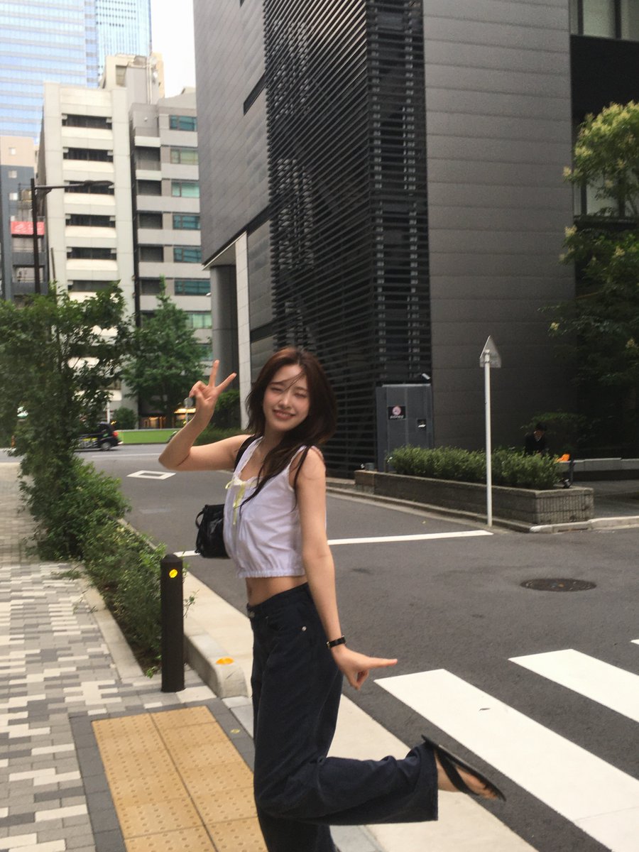ivepics_'s tweet photo. yujin instagram update https://t.co/Wjukl2MYtu